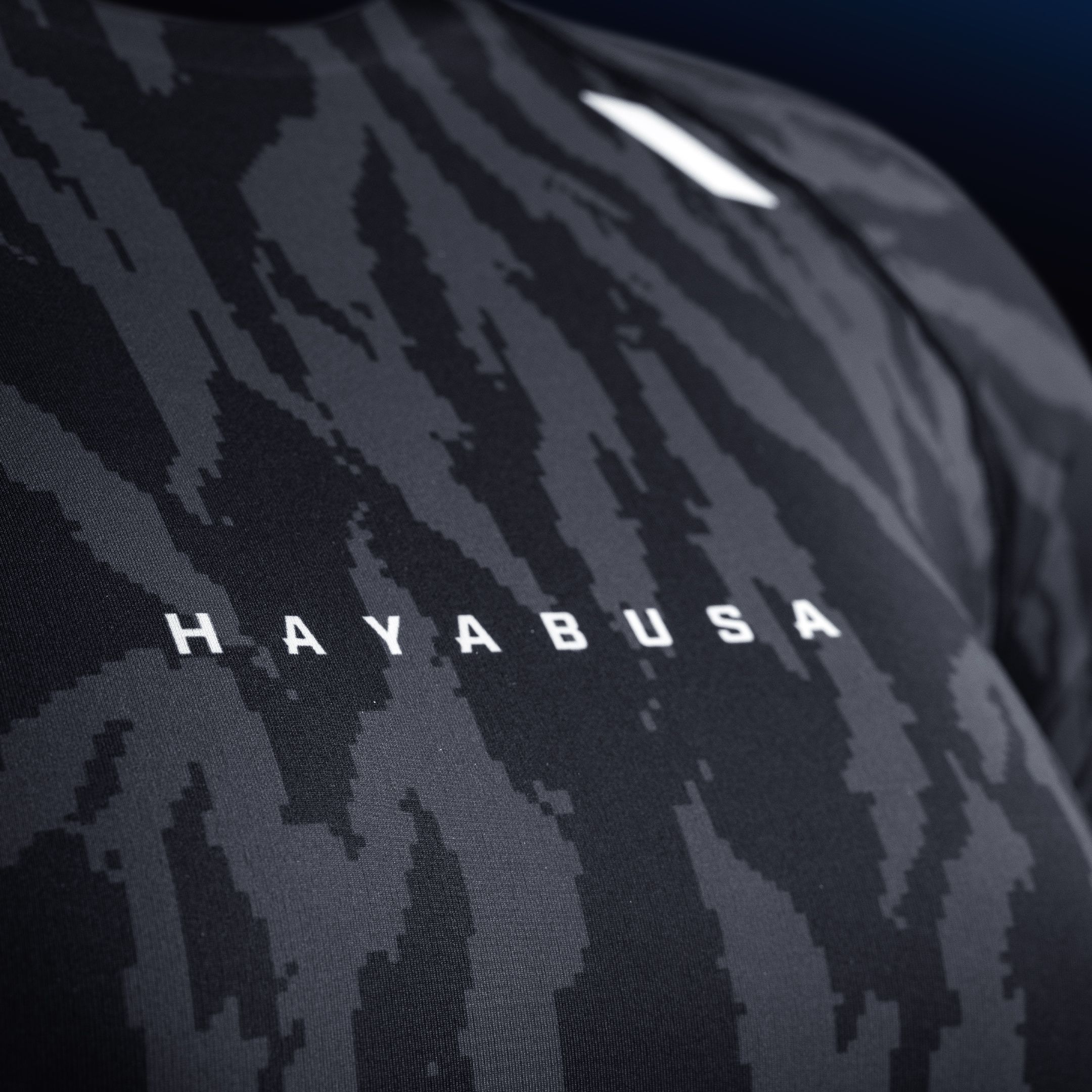 Women's Apex Long Sleeve Rash Guard - Image 3